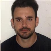Sono un ragazzo di 26 anni diplomato al liceo classico e attualmente studente di lettere,sapere umanistico e formazione